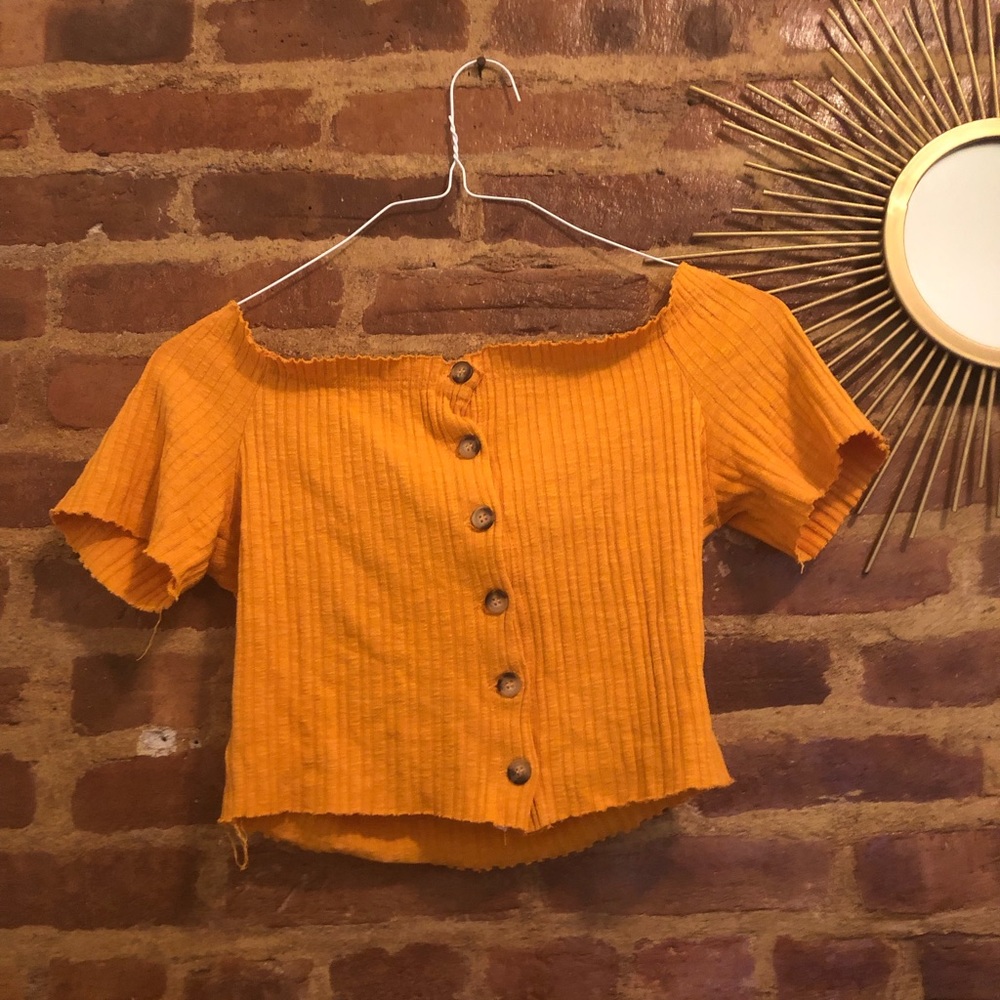 Off the shoulder crop shirt